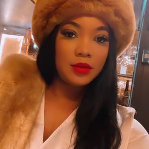 Meet your Posher, Reign